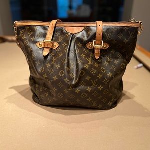 Authentic Louis Vuitton Palermo GM— GREAT CONDITION— NEAR PERFECT.